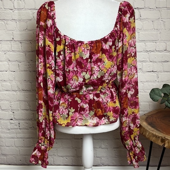 WAYF Square Neck Flounce Sleeve Floral Blouse - Picture 8 of 15